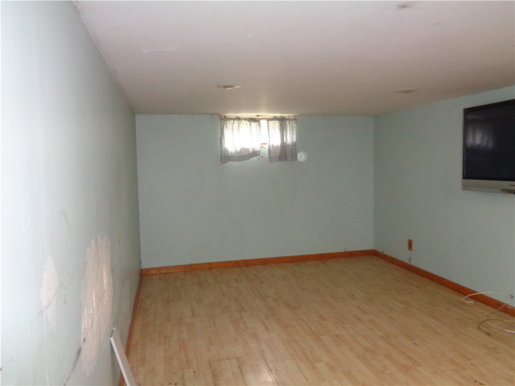 35 Colony Road East Providence, RI 02915 - Photo 13 of 17