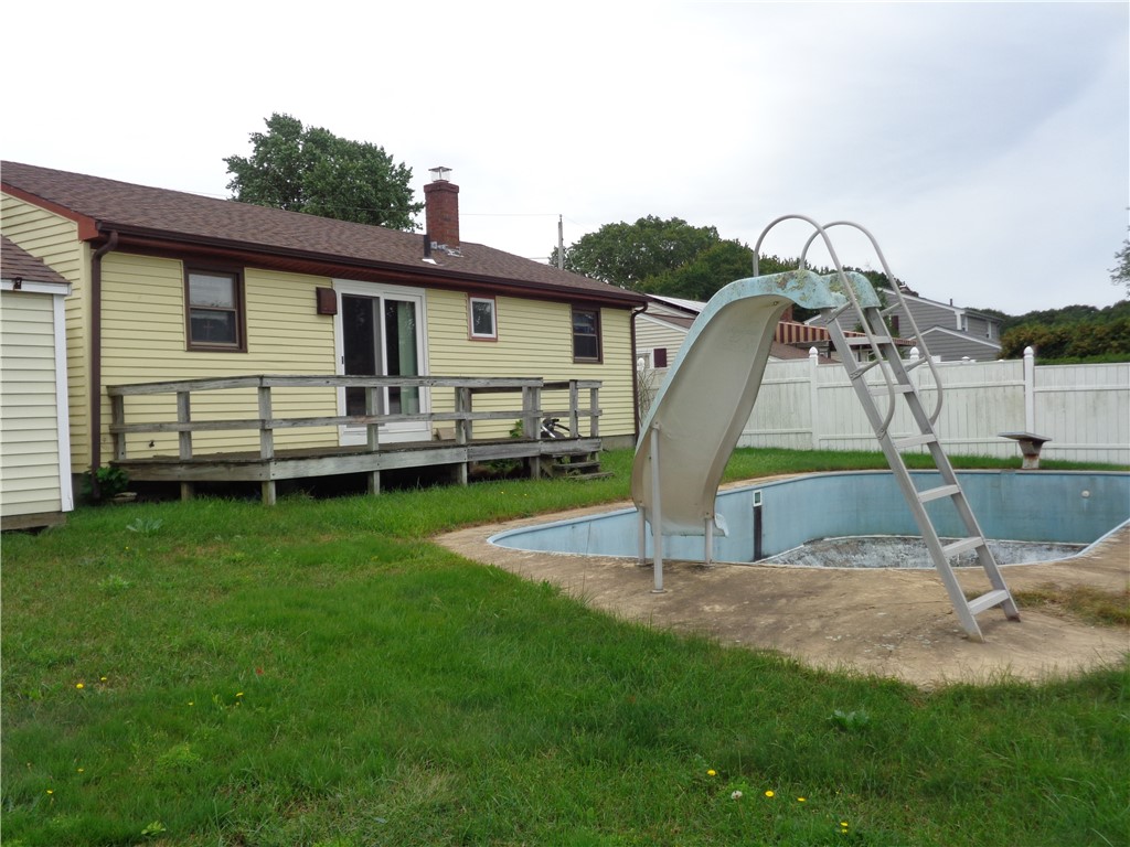 35 Colony Road East Providence, RI 02915 - Photo 2 of 17