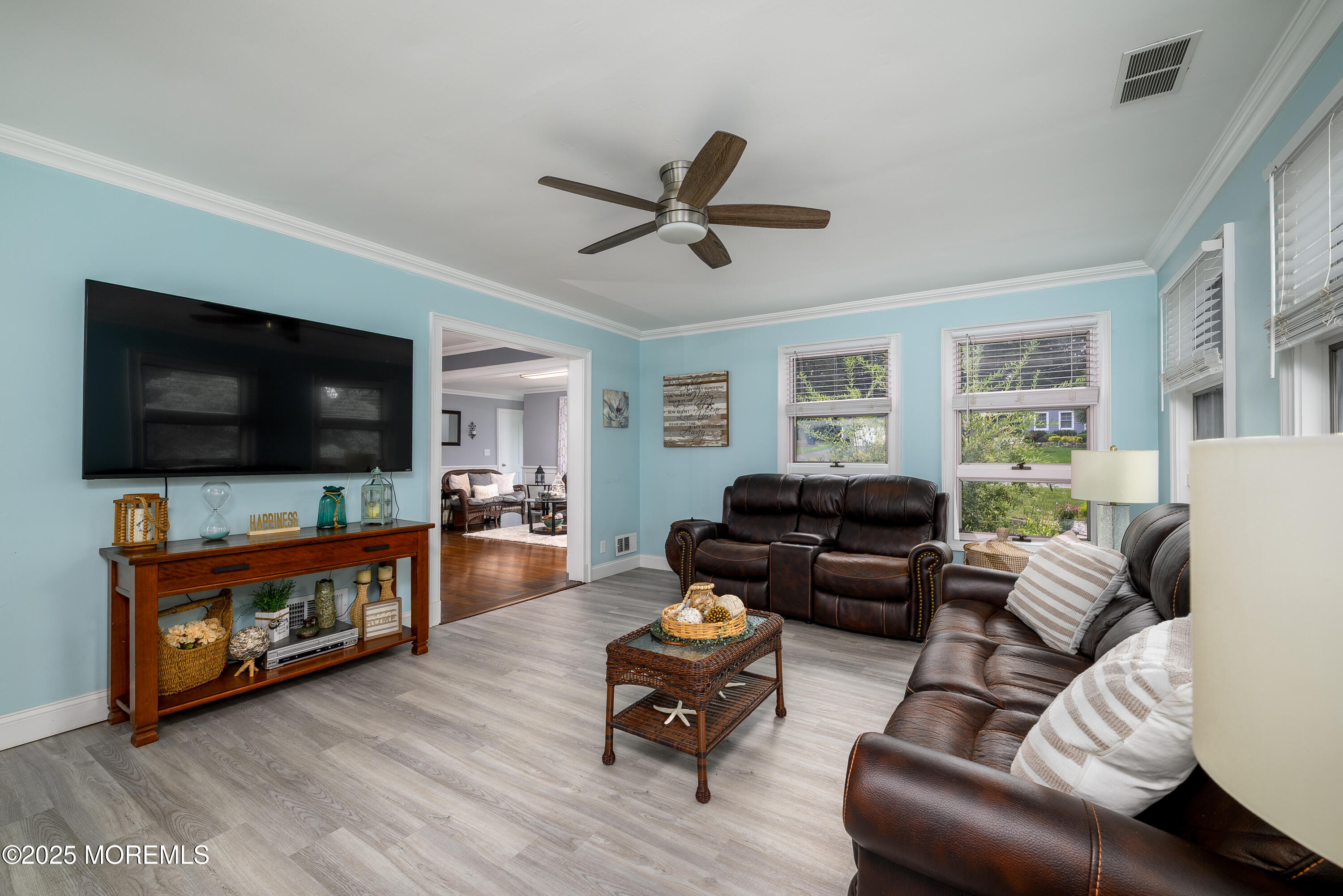 3213 Ridgewood Road Allenwood, NJ 08720 - Photo 17 of 42 a living room with furniture and a flat screen tv