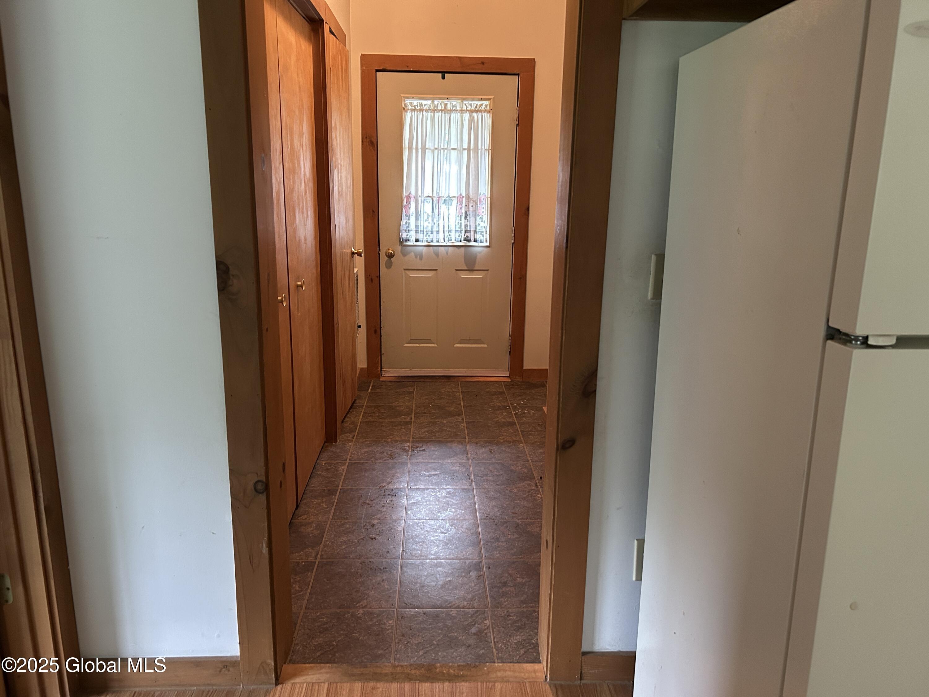11 Ridgecrest Way Hampton, NY 12887 - Photo 11 of 39 11 ridgecrest entey