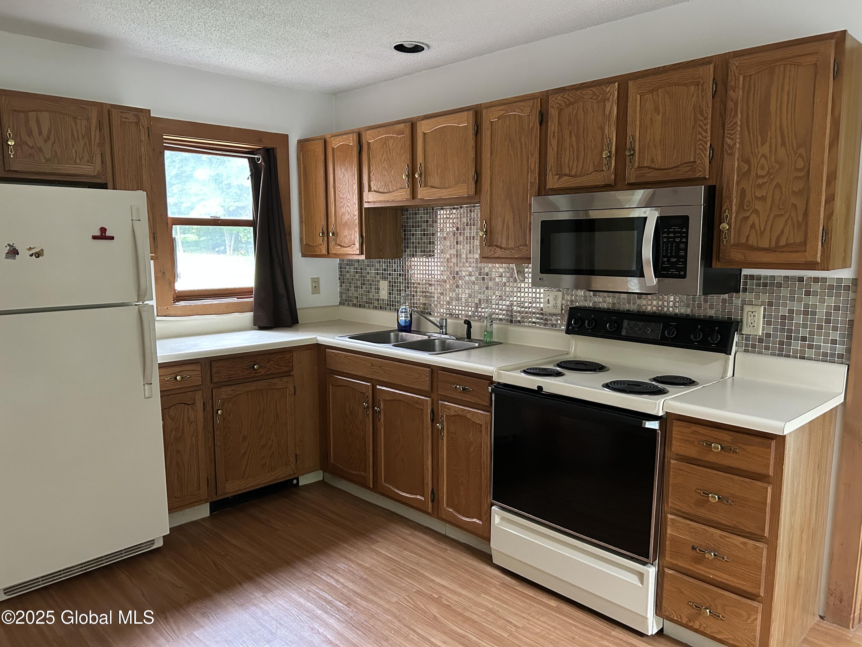 11 Ridgecrest Way Hampton, NY 12887 - Photo 14 of 39 11 ridgecrest kit 3