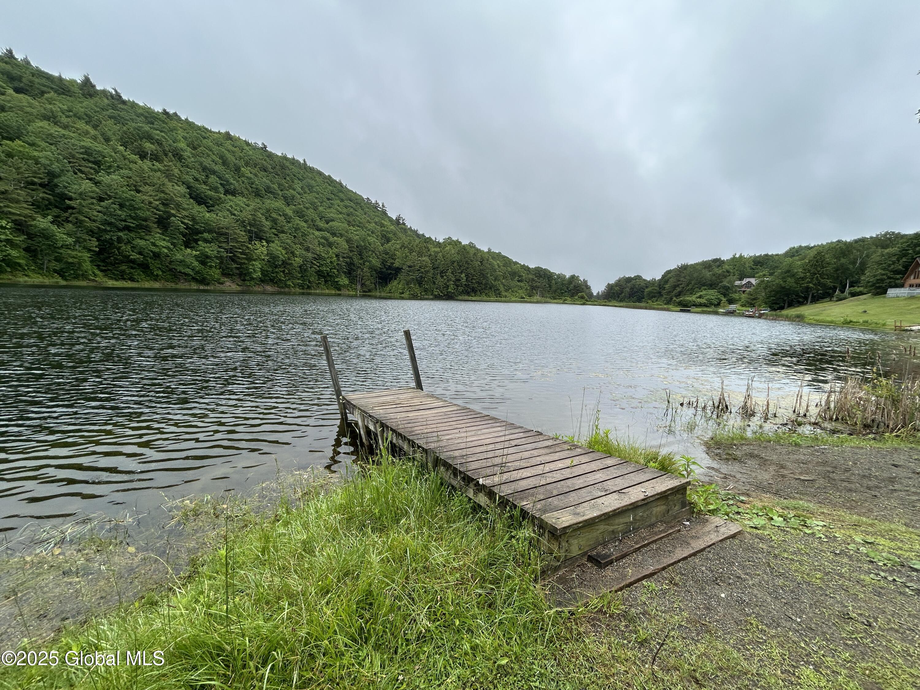 11 Ridgecrest Way Hampton, NY 12887 - Photo 38 of 39 11 ridgecrest shared lake