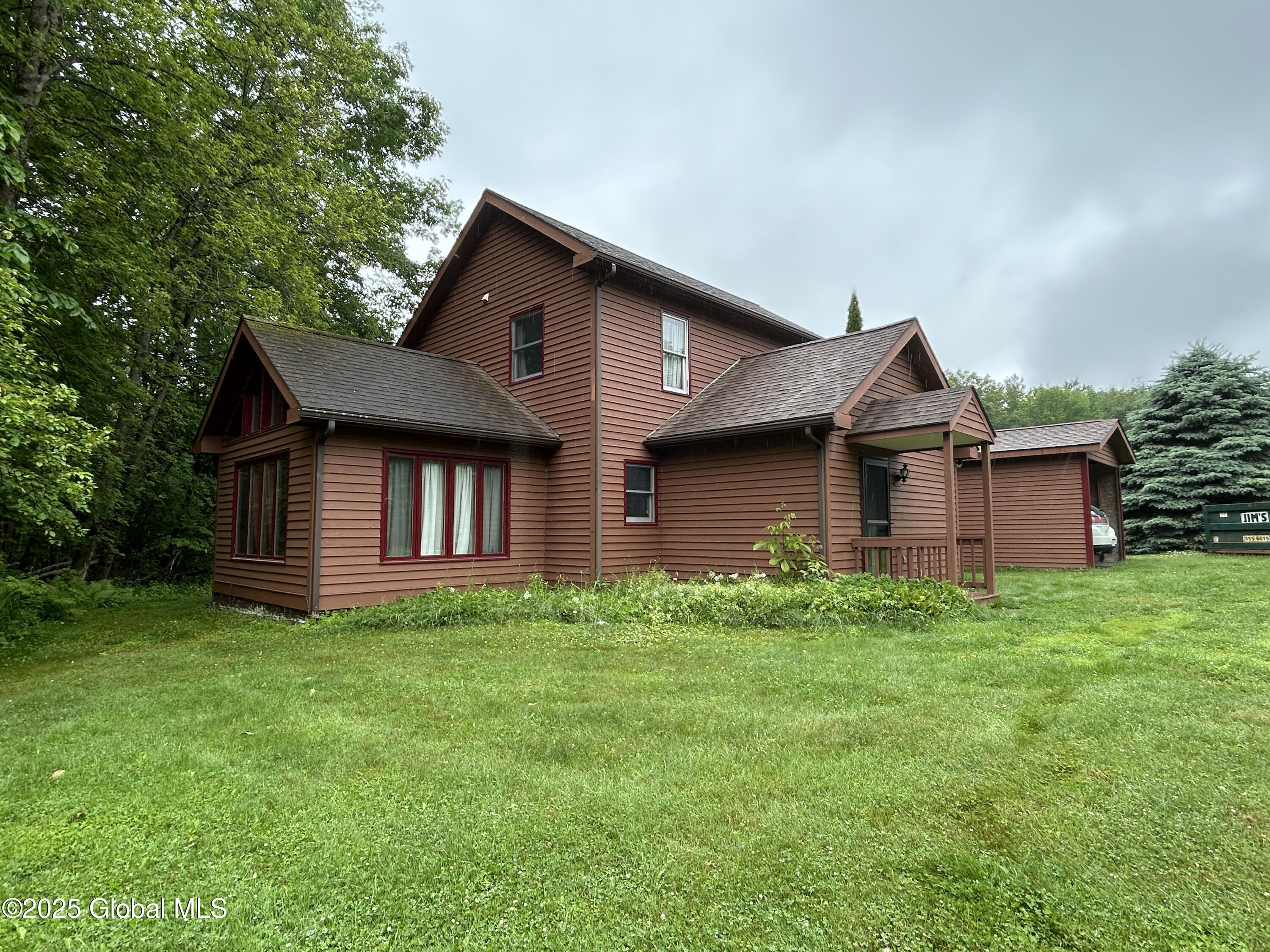 11 Ridgecrest Way Hampton, NY 12887 - Photo 5 of 39 11 ridgecrest side