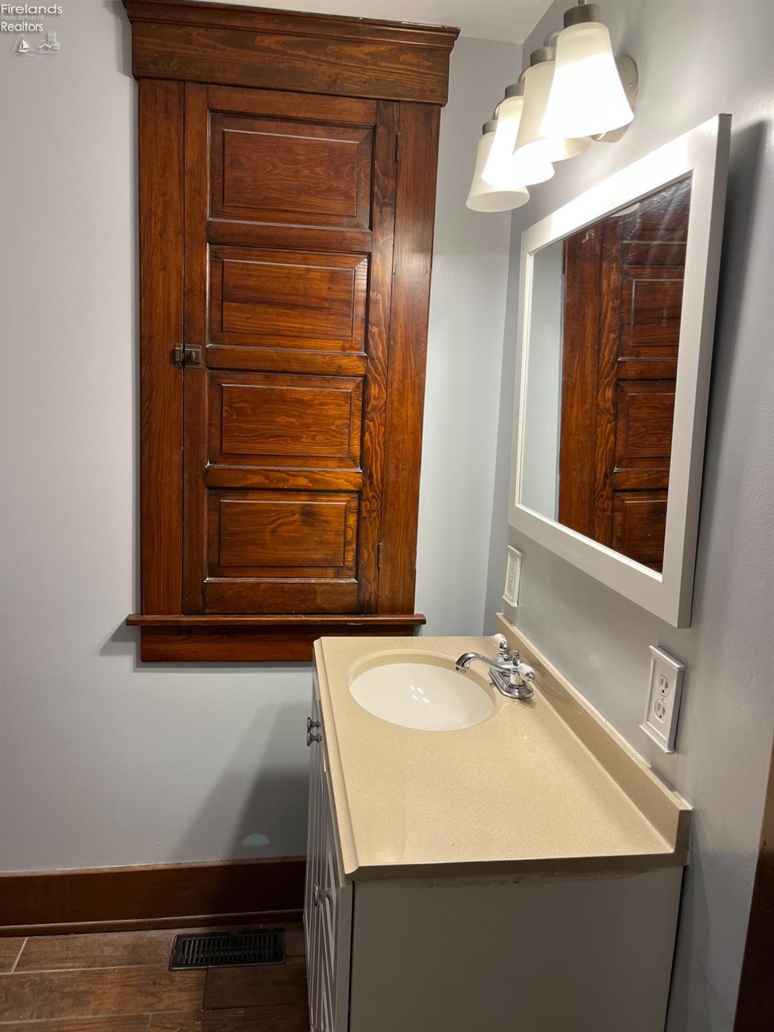 12406 Thompson Road Vermilion, OH 44089 - Photo 33 of 37 Gallery Image 33