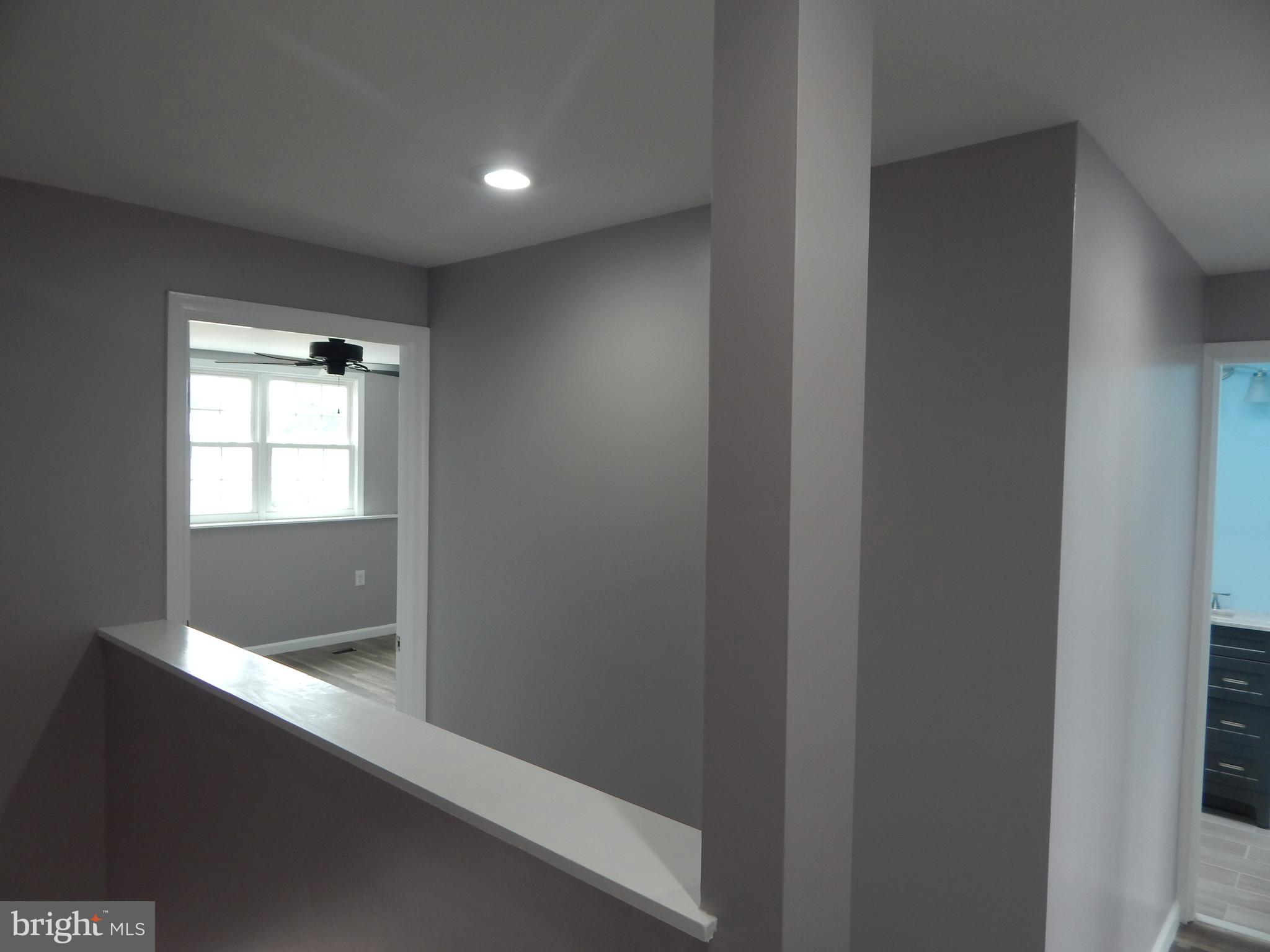 4105 Farmdale Road Philadelphia, PA 19154 - Photo 12 of 28 Upstairs Hallway
