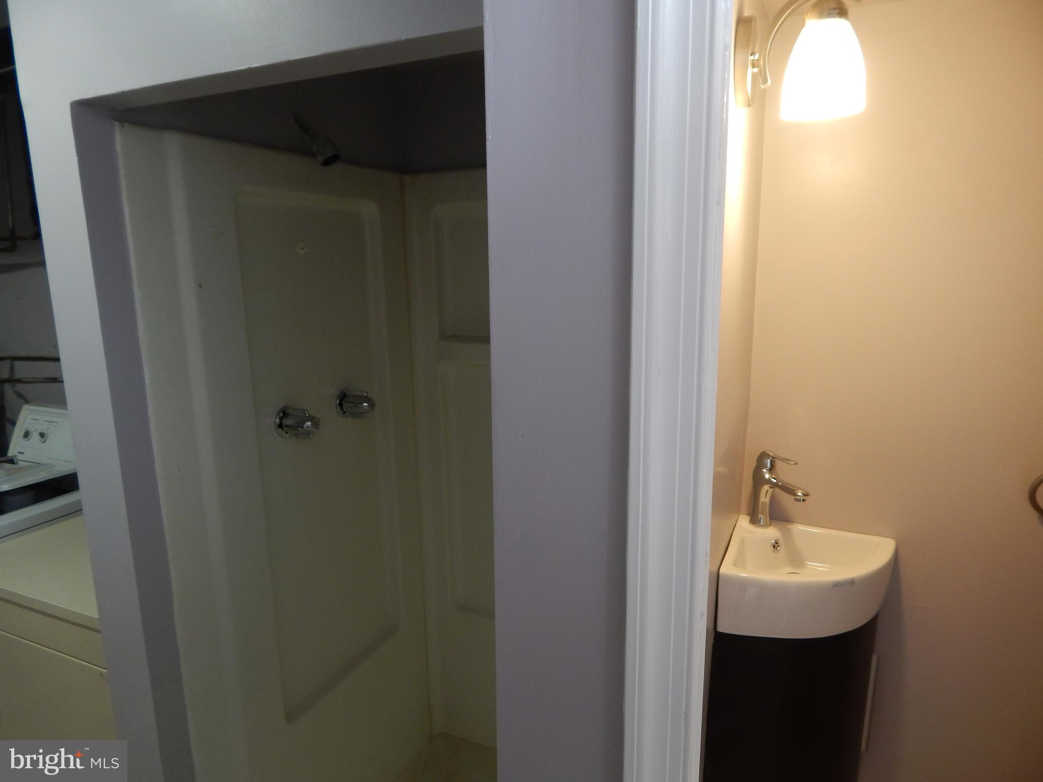 4105 Farmdale Road Philadelphia, PA 19154 - Photo 14 of 28 Basement Bathroom