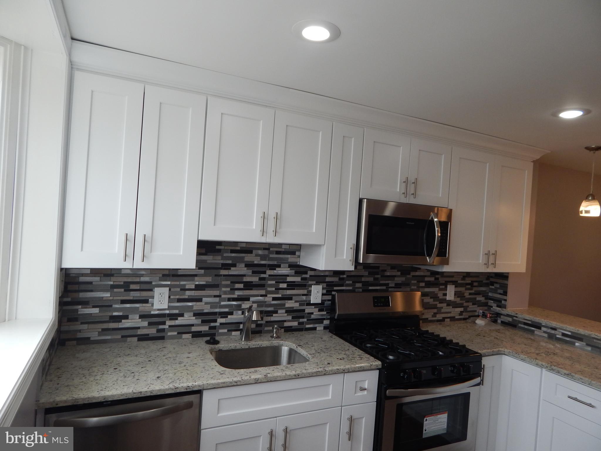 4105 Farmdale Road Philadelphia, PA 19154 - Photo 25 of 28 Kitchen