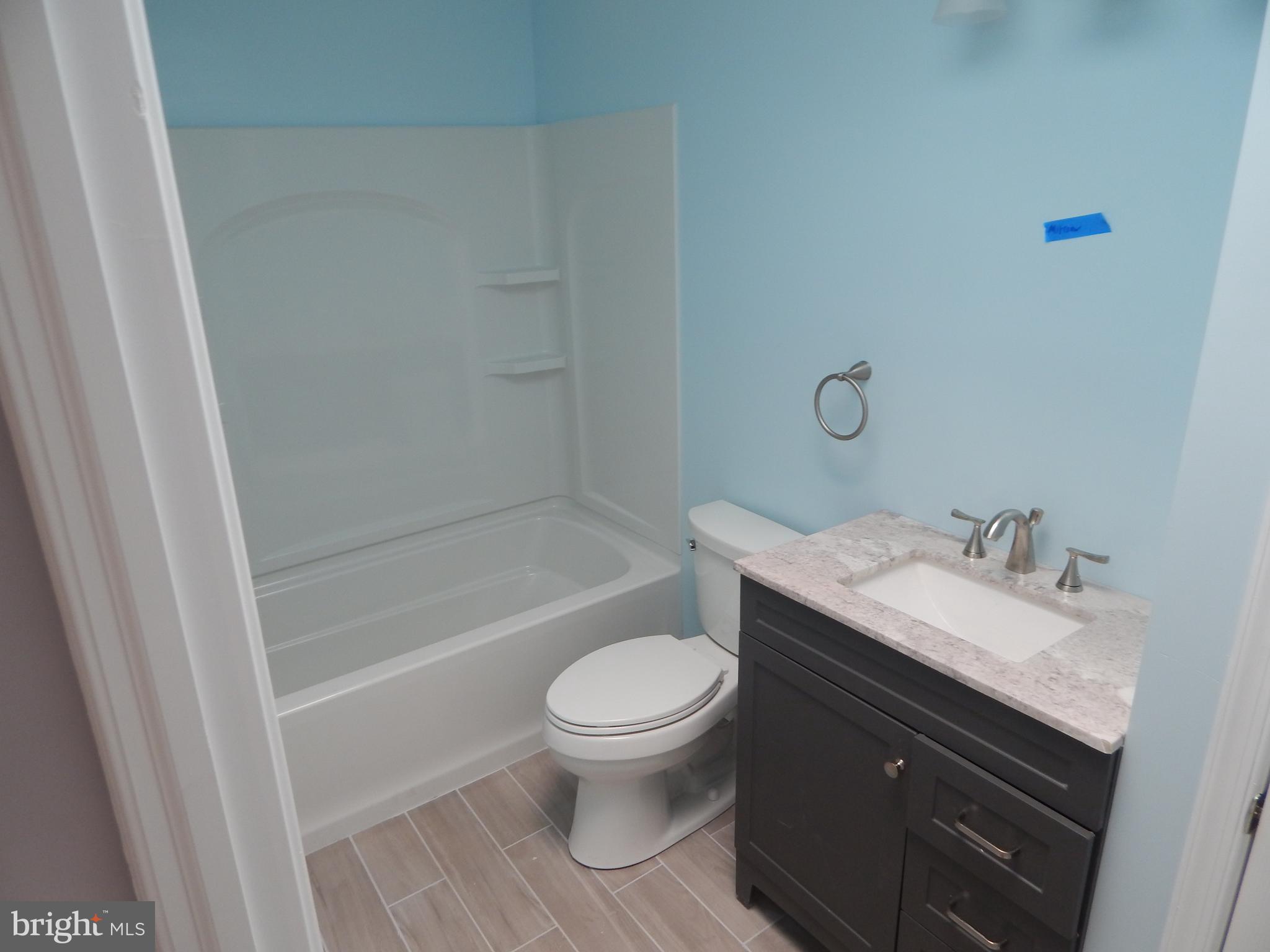 4105 Farmdale Road Philadelphia, PA 19154 - Photo 9 of 28 Bathroom