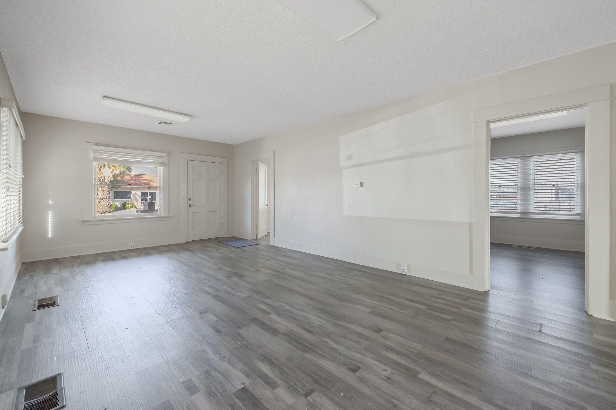231 South F Street Exeter, CA 93221 - Photo 8 of 29 8-web-or-mls-713A7116