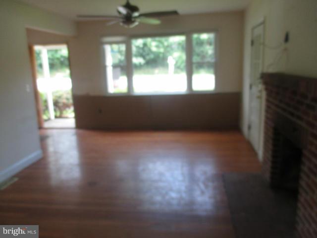 5194 Waterloo Road Ellicott City, MD 21043 - Photo 3 of 15 Living Room