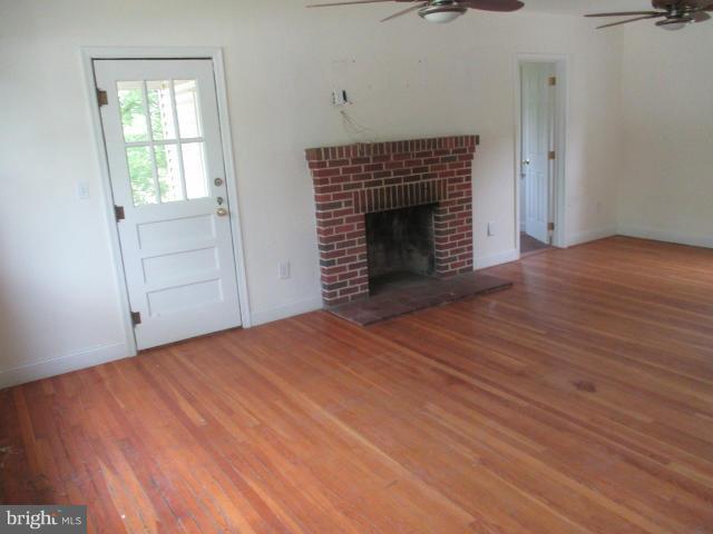5194 Waterloo Road Ellicott City, MD 21043 - Photo 4 of 15 Living Room