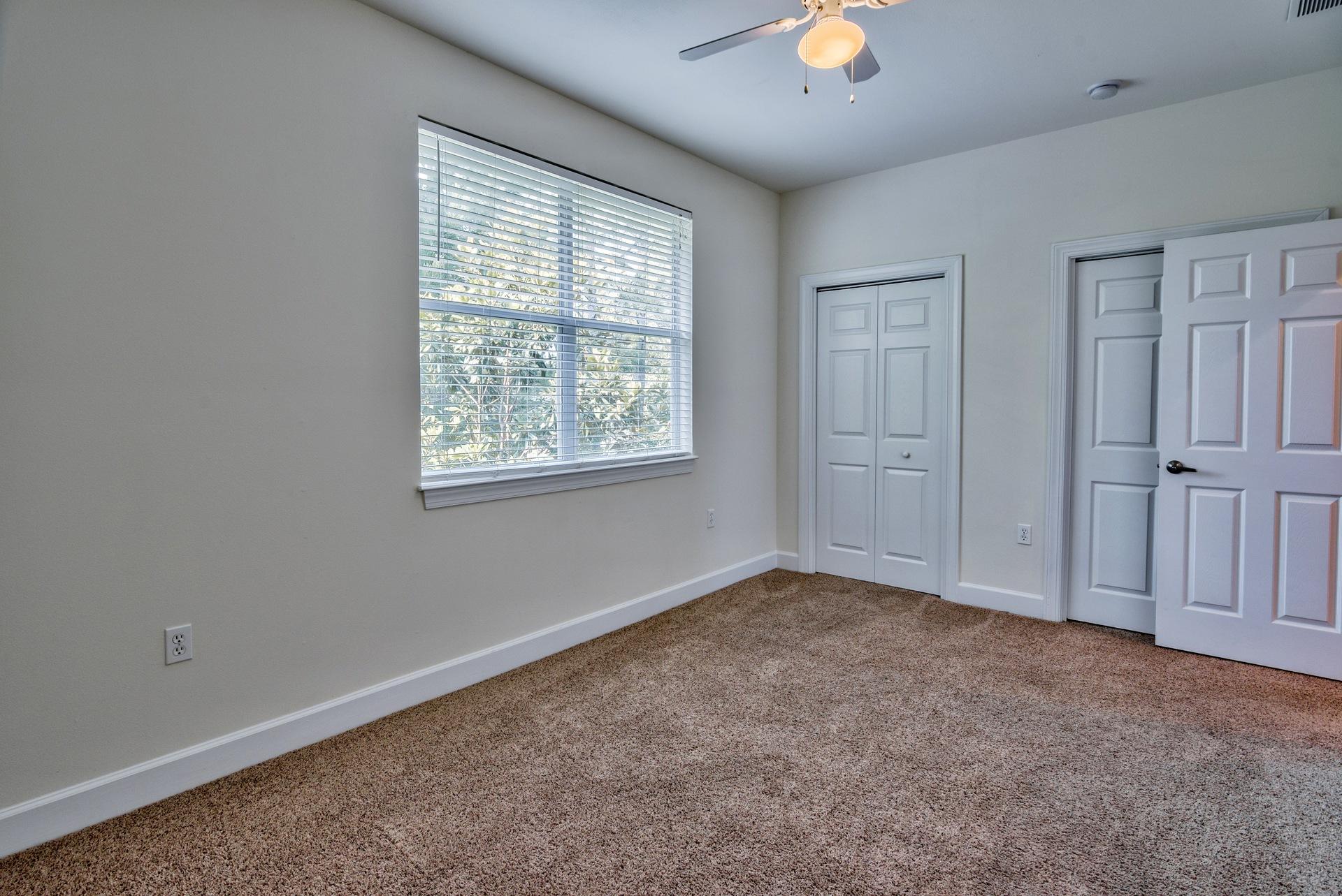 15284 331 Business, Unit 5A Freeport, FL 32439 - Photo 16 of 31 an empty room with windows