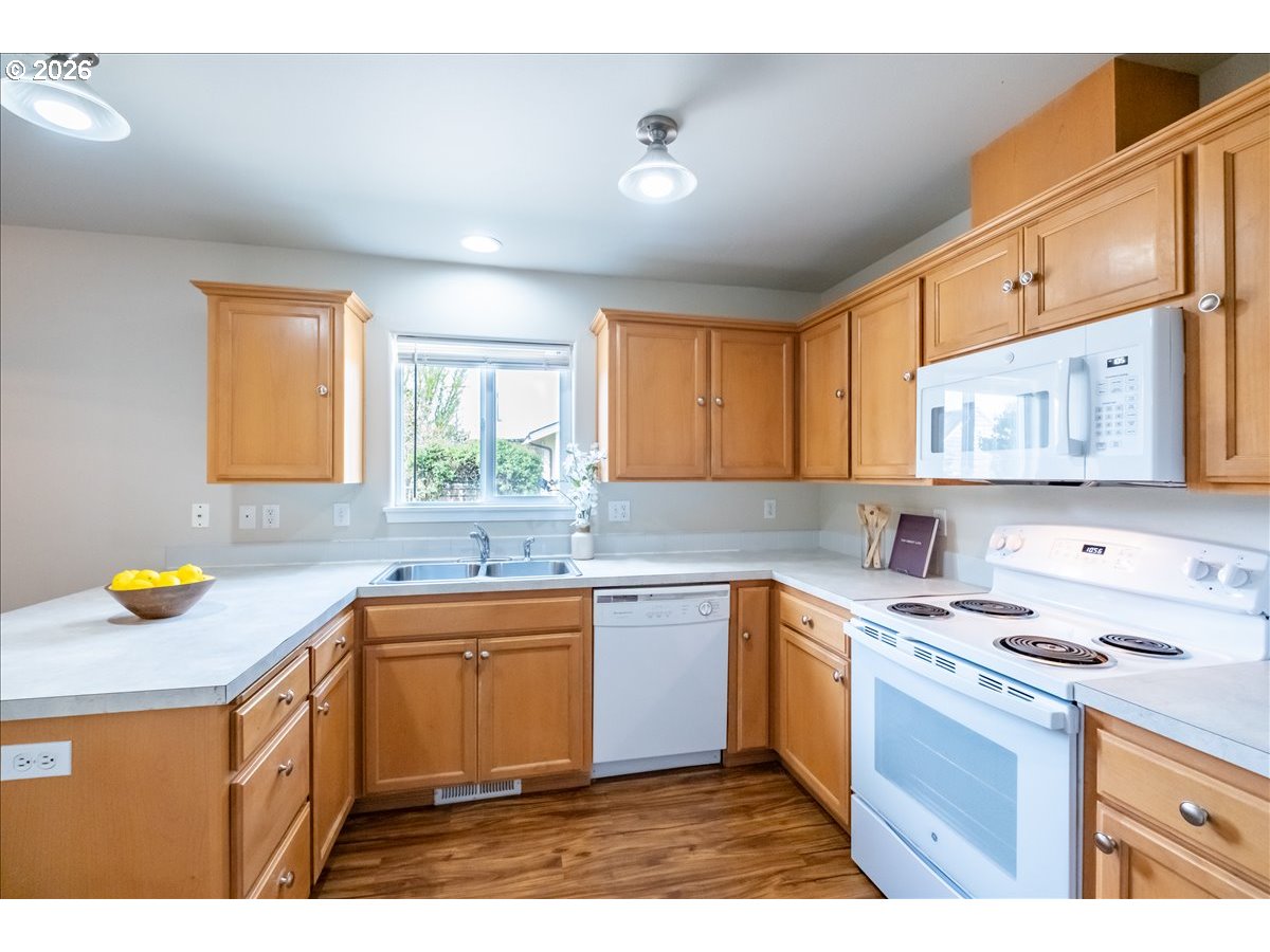 1825 Southwest Easy Street Corvallis, OR 97333 - Photo 12 of 31