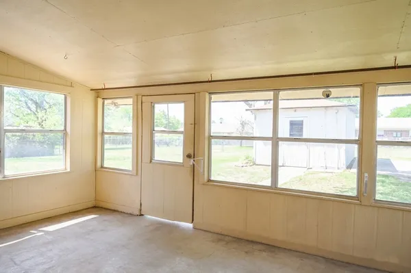 $222,500 | 713 Burleson Street, Brenham, TX 77833