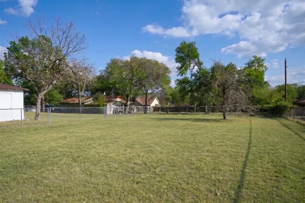 $222,500 | 713 Burleson Street, Brenham, TX 77833