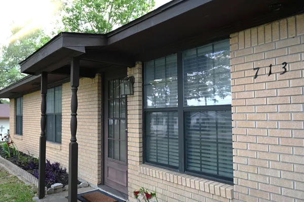 $222,500 | 713 Burleson Street, Brenham, TX 77833