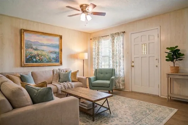 $222,500 | 713 Burleson Street, Brenham, TX 77833