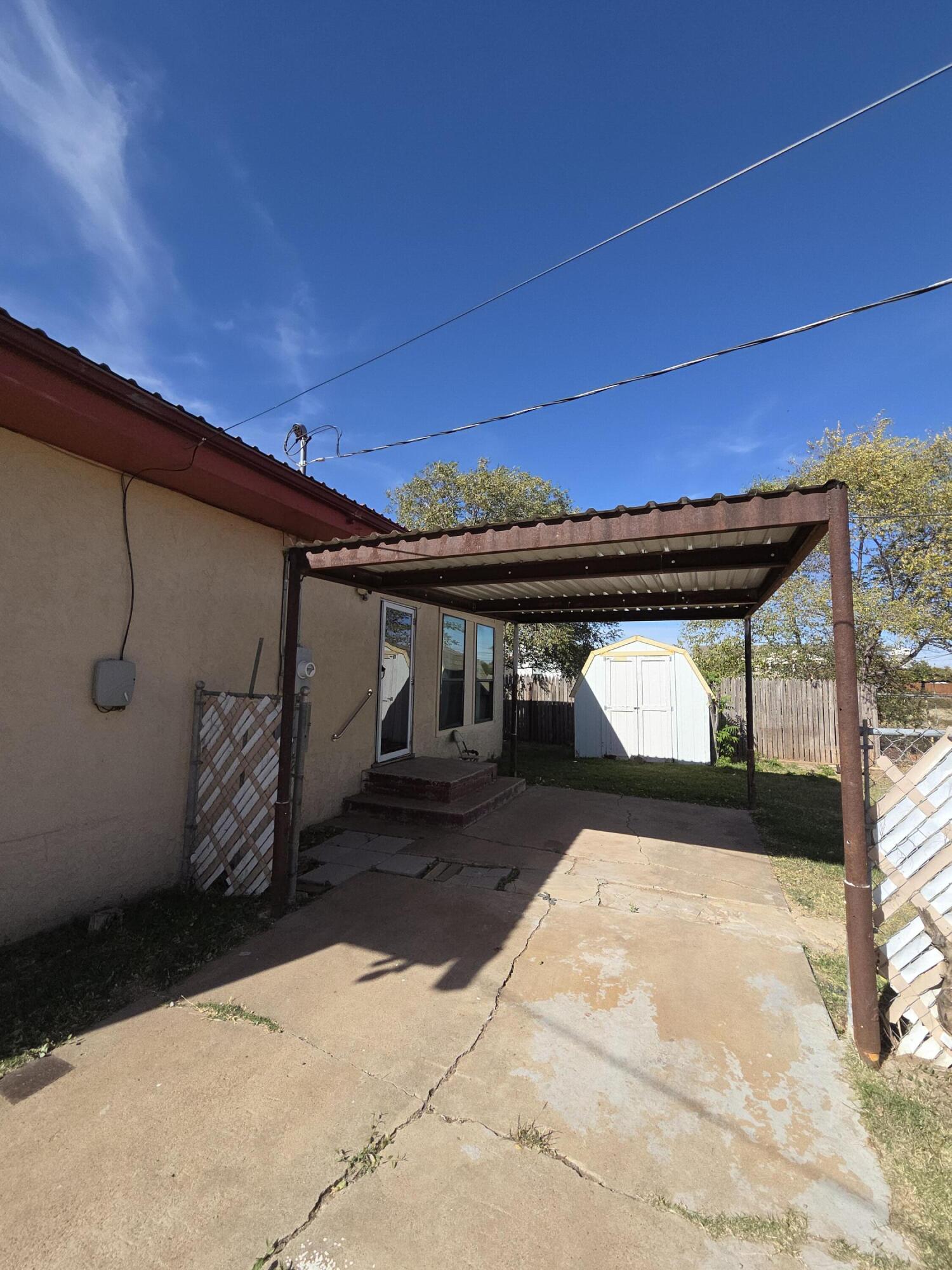 600 Vernon Plainview, TX 79072 - Photo 28 of 30 a view of a car garage