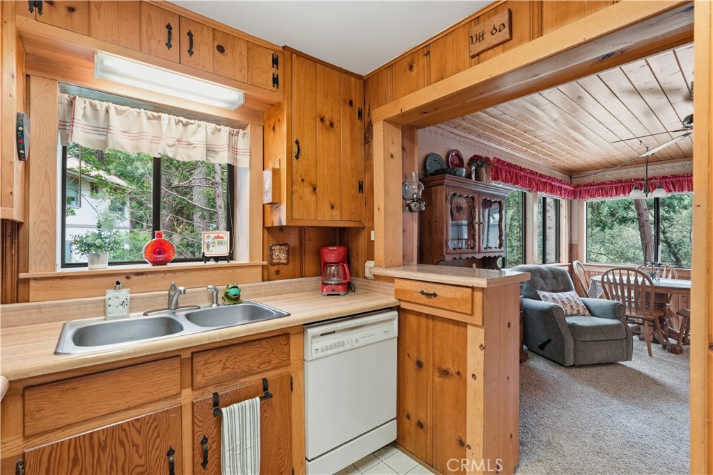 23404 Cloudview Road Crestline, CA 92325 - Photo 13 of 40 Gallery Image 13
