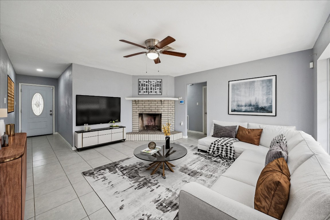 14831 Kaler Road Houston, TX 77060 - Photo 9 of 32 Virtually staged