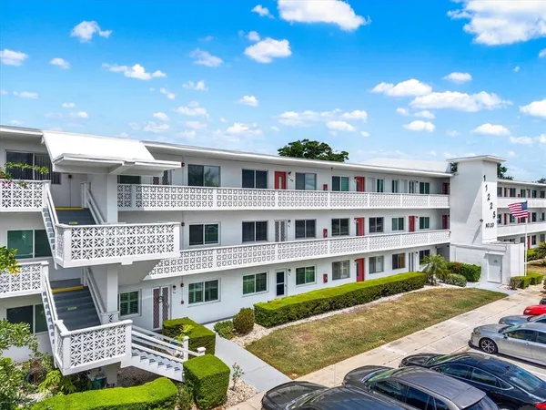 $89,000 | 11225 82nd Avenue, Unit 207, Seminole, FL 33772