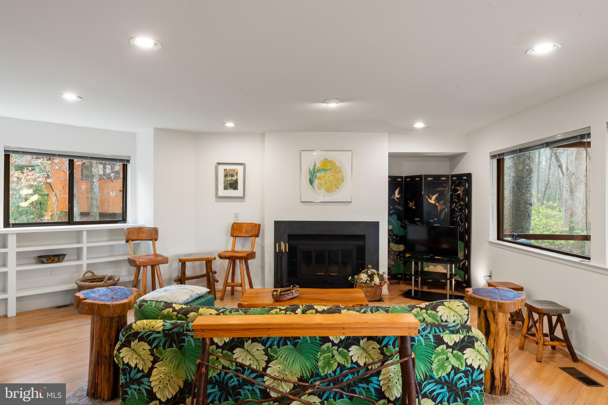 11286 Spyglass Cove Lane Reston, VA 20191 - Photo 8 of 20 Family room