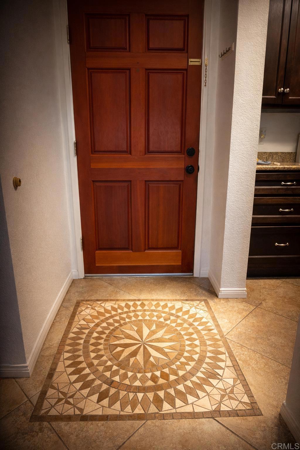 3051 Golden Oak Way Spring Valley, CA 91978 - Photo 7 of 18 Entry