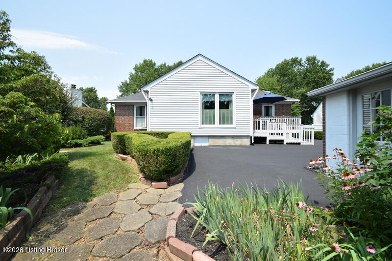 614 Stivers Road Louisville, KY 40207 - Photo 12 of 69 DSC_0104