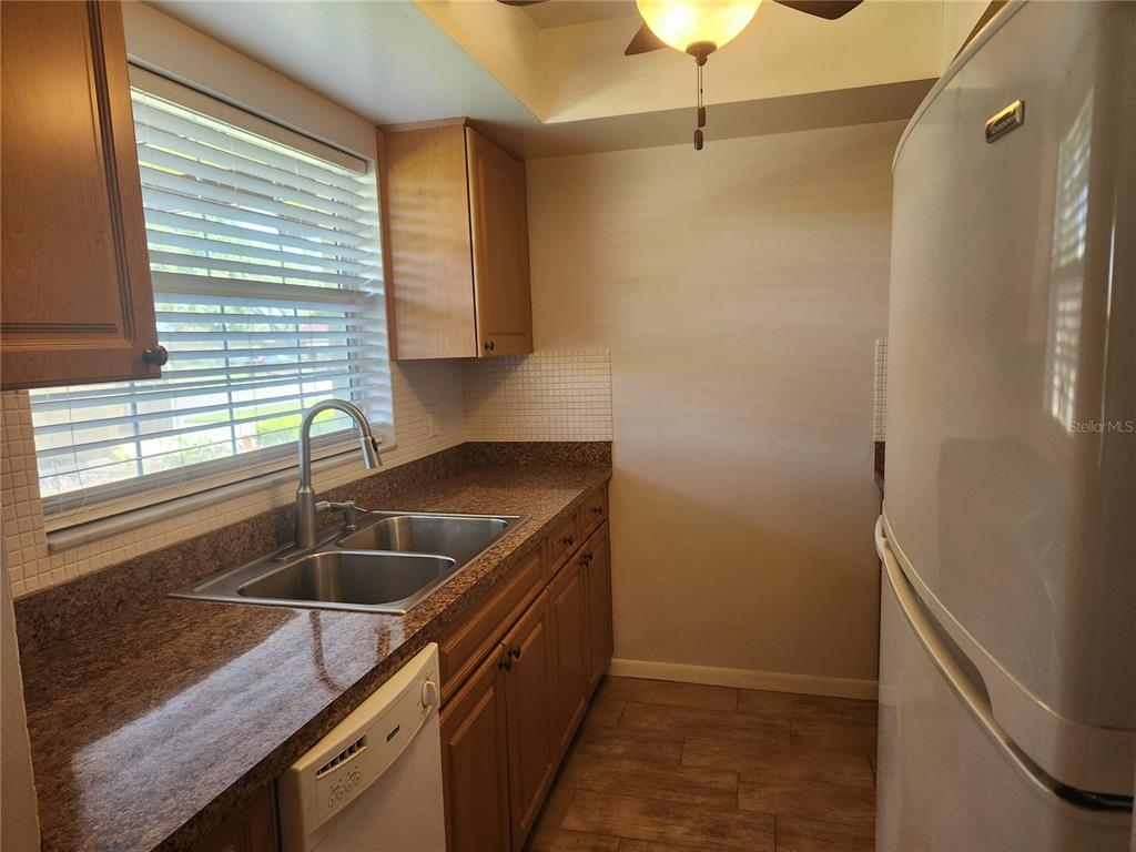 1701 Pinehurst Road, Unit 34D Dunedin, FL 34698 - Photo 7 of 19