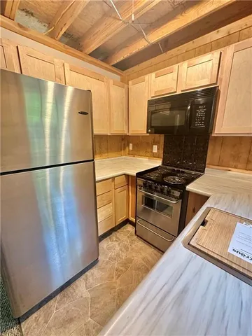 $119,000 | 65 Hilltop Drive, Mound City, KS 66056