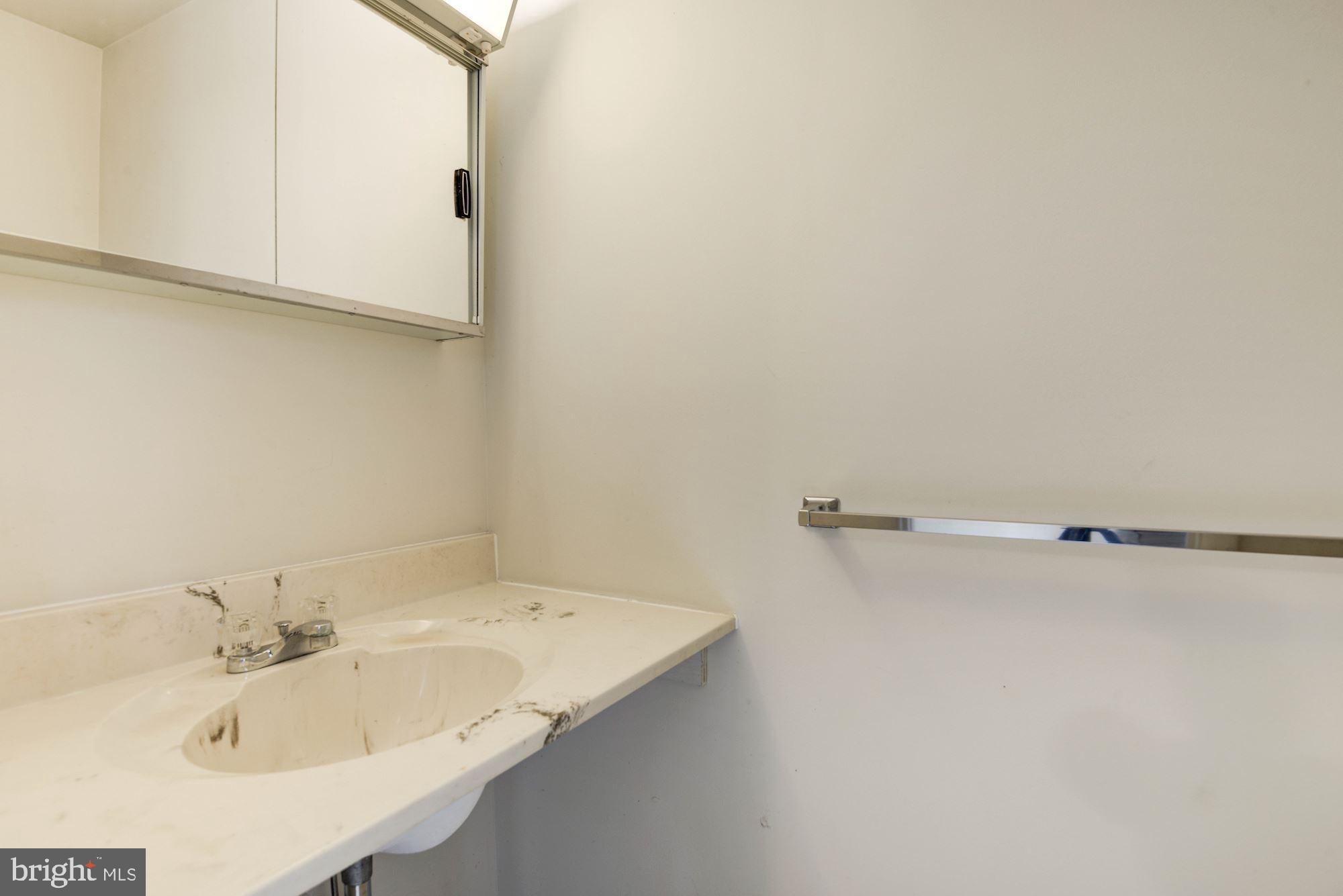 11709 Blue Smoke Trail Reston, VA 20191 - Photo 18 of 29 Gallery Image 18