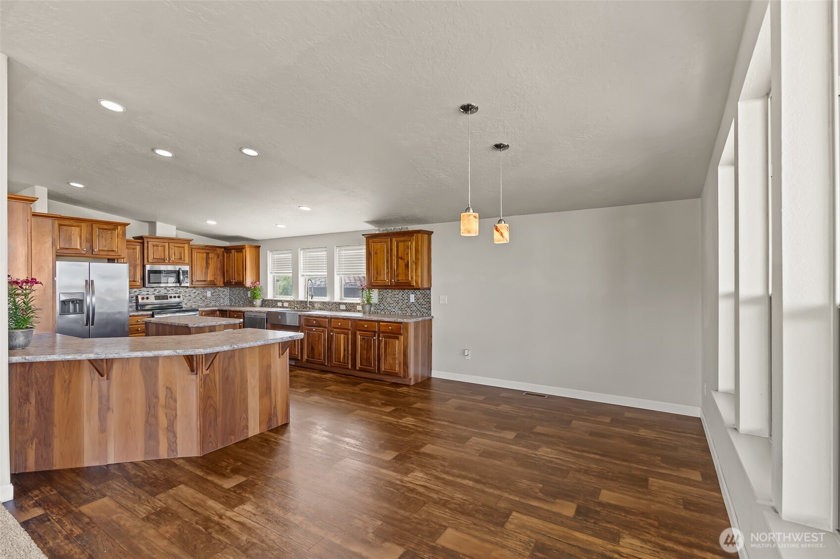 1351 Nass Road Granger, WA 98932 - Photo 10 of 35