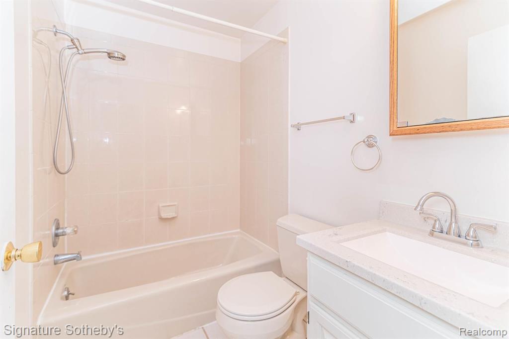 35917 West 14 Mile Road Farmington Hills, MI 48331 - Photo 35 of 57