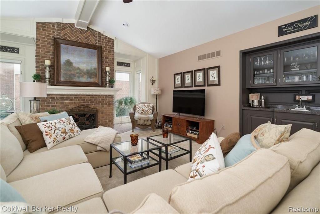 3724 Newcastle Drive Rochester Hills, MI 48306 - Photo 12 of 39