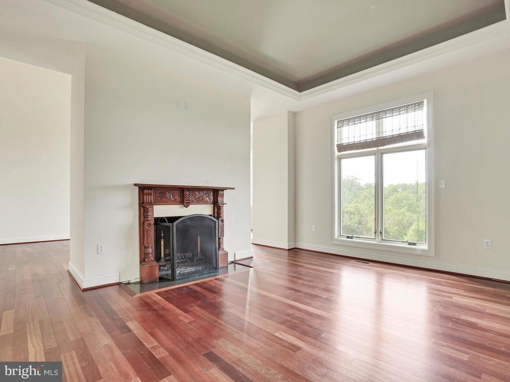 2131 Dixon Road Frederick, MD 21704 - Photo 19 of 65 Formal living room