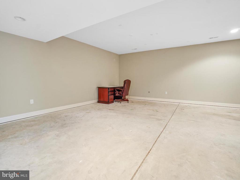 2131 Dixon Road Frederick, MD 21704 - Photo 45 of 65