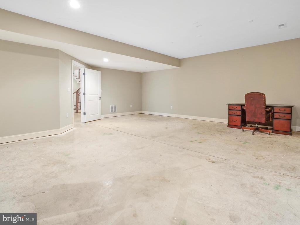 2131 Dixon Road Frederick, MD 21704 - Photo 46 of 65