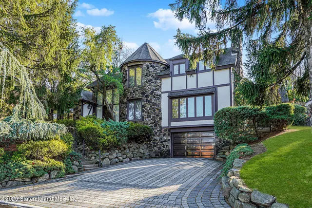 $1,200,000 | 35 Milden Avenue | Emerson Hill