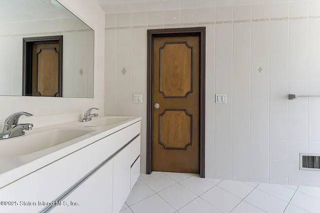 $1,200,000 | 35 Milden Avenue | Emerson Hill