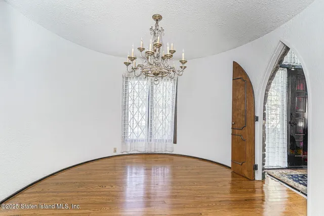 $1,200,000 | 35 Milden Avenue | Emerson Hill