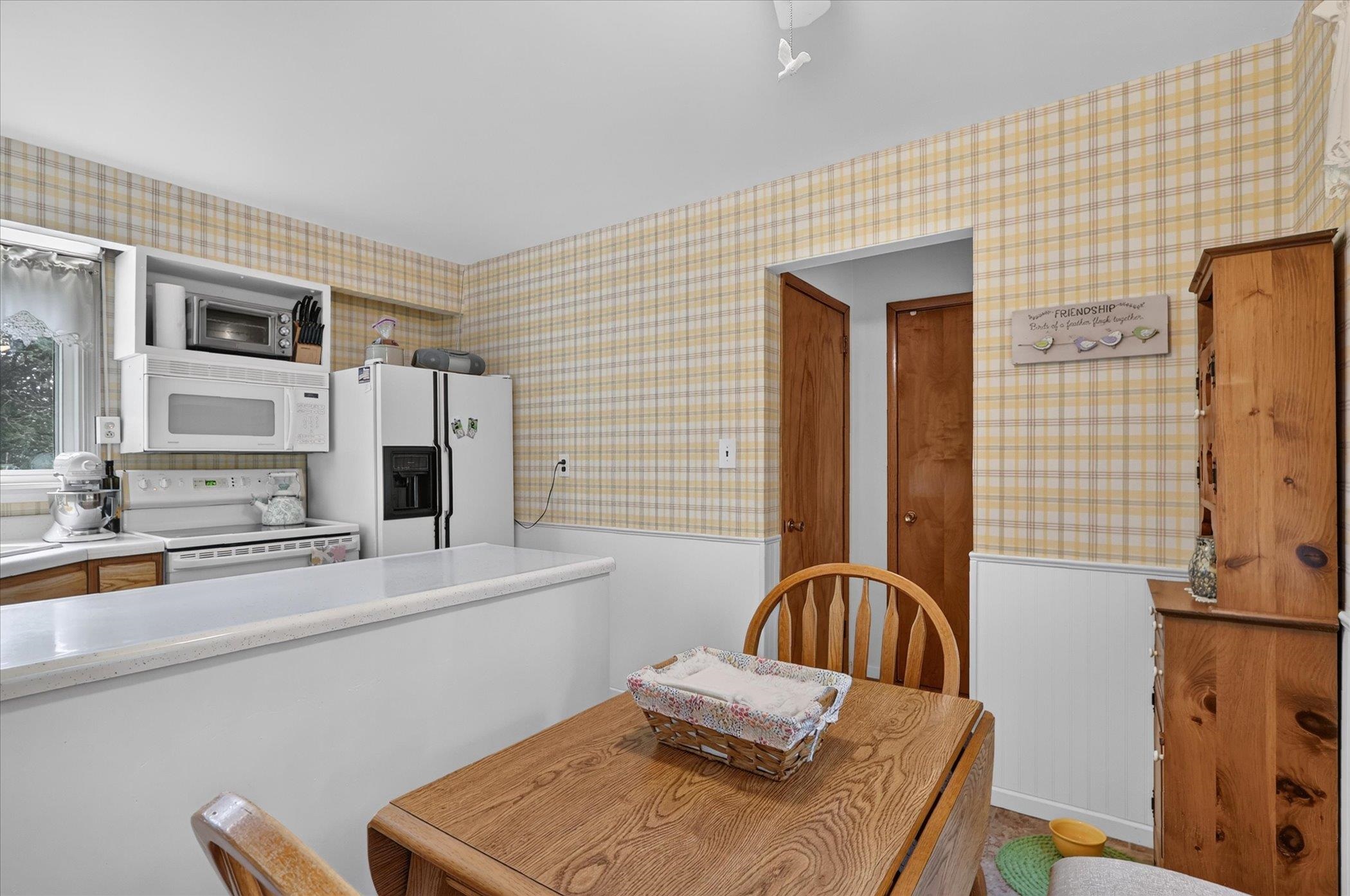 11901 West Brandherm Road Beloit, WI 53511 - Photo 16 of 51 Gallery Image 16