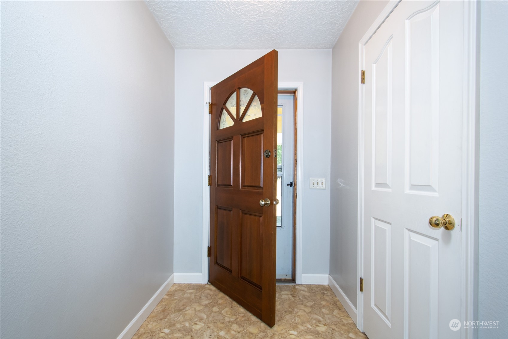 235 Gore Road Kalama, WA 98625 - Photo 4 of 40 Gallery Image 4