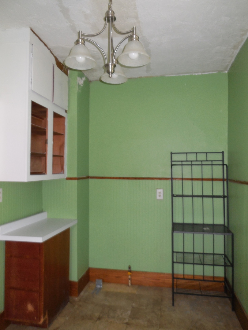 302 East Park Street Morrison, IL 61270 - Photo 3 of 15 a view of a room that has a large window