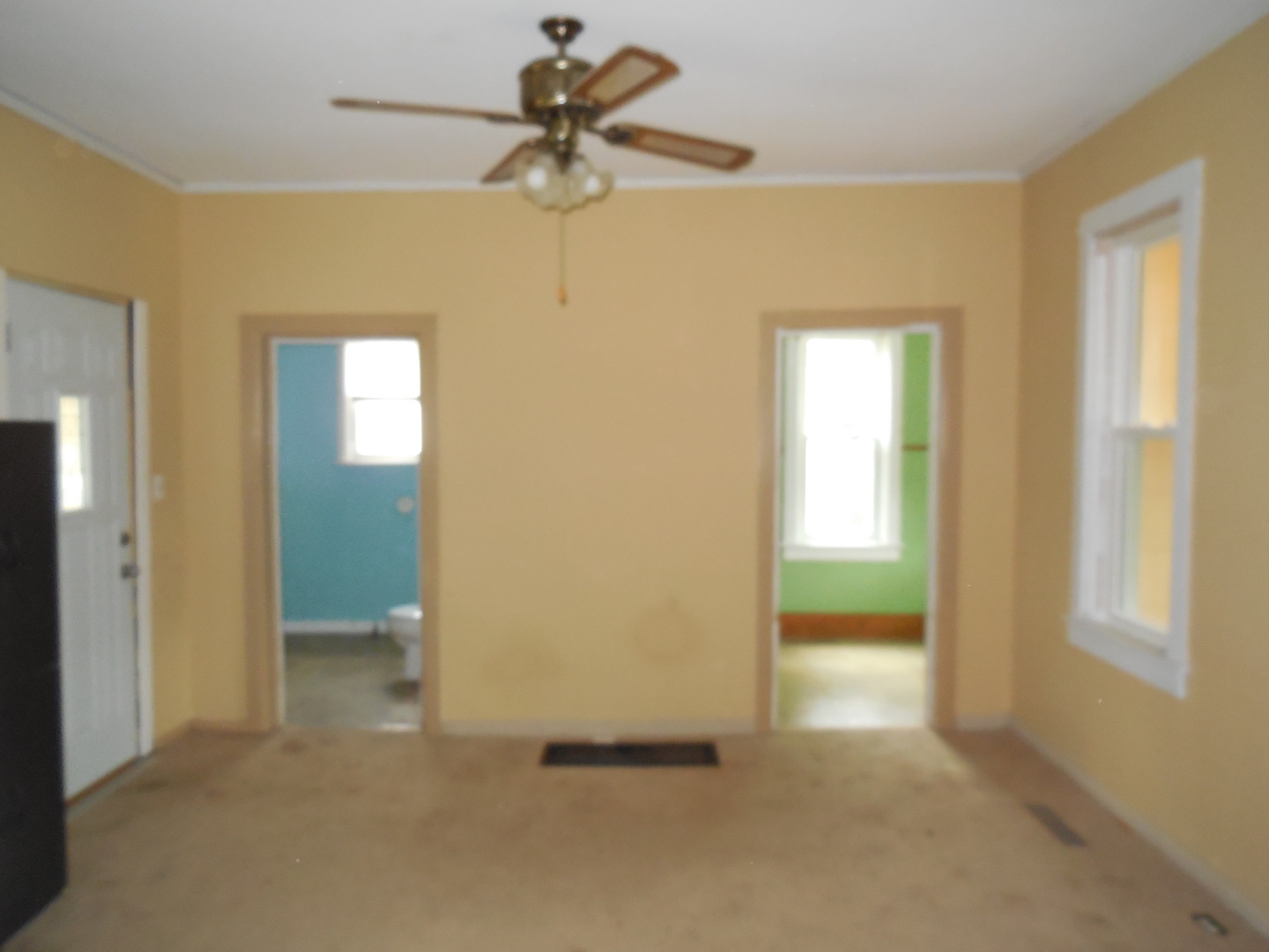 302 East Park Street Morrison, IL 61270 - Photo 7 of 15 a view of an empty room and a bathroom