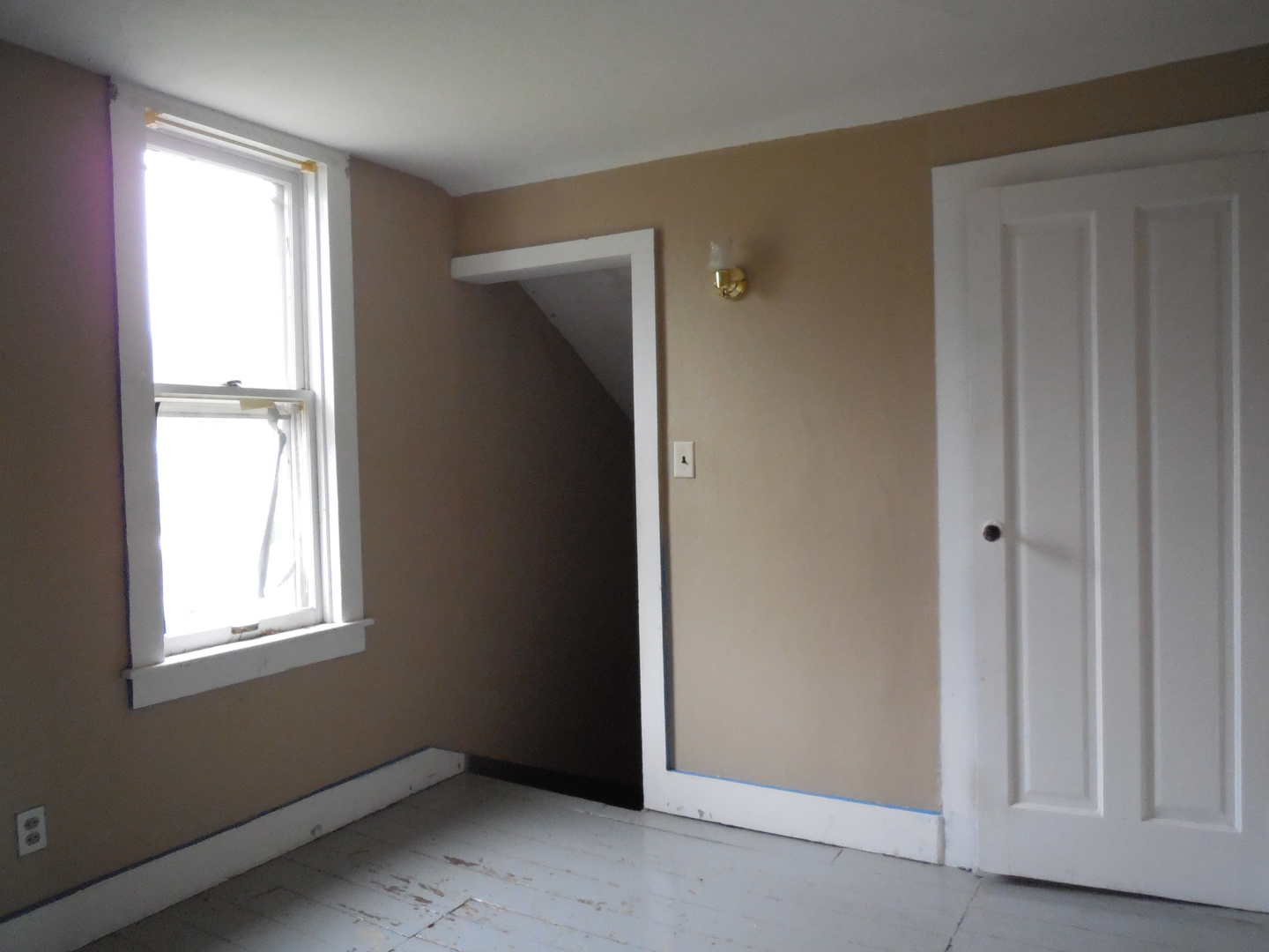 302 East Park Street Morrison, IL 61270 - Photo 10 of 15 an empty room with windows