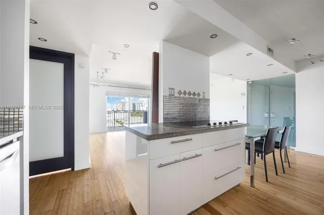 $3,400 | 947 Lenox Avenue, Unit 501, Miami Beach, FL 33139