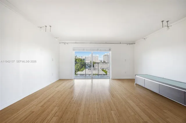 $3,400 | 947 Lenox Avenue, Unit 501, Miami Beach, FL 33139