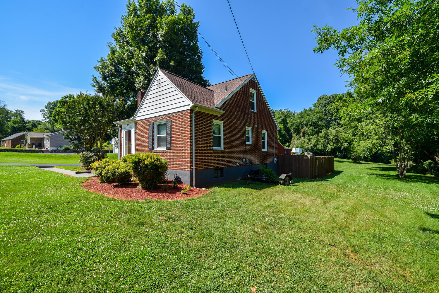 7016 Plantation Road Roanoke, VA 24019 - Photo 17 of 31 7016 Plantation Rd Hollins VA-large-017-