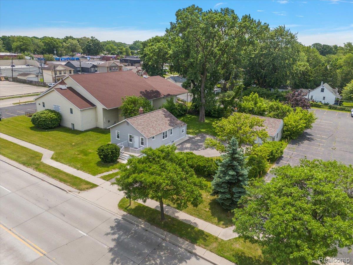 233 West 11 Mile Road Madison Heights, MI 48071 - Photo 43 of 44 20-233 W 11 Mile Rd-20.jpg