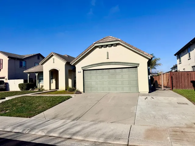 $679,900 | 6619 Ponta Do Sol Way, Elk Grove, CA 95757
